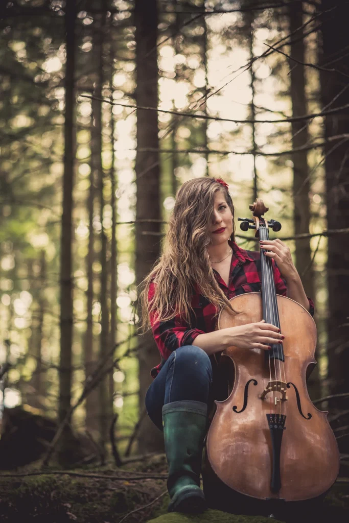 Petronella Torin med sitt cello